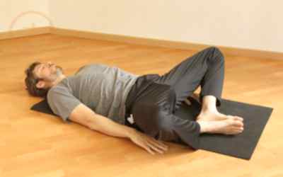 SUPTA BADDHA KONASANA ·  Beneficios de la práctica de Yoga